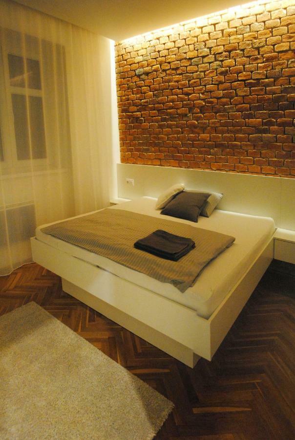 Apartments Centre In Style Alamóc Kültér fotó