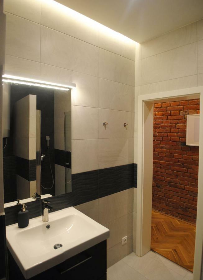 Apartments Centre In Style Alamóc Kültér fotó