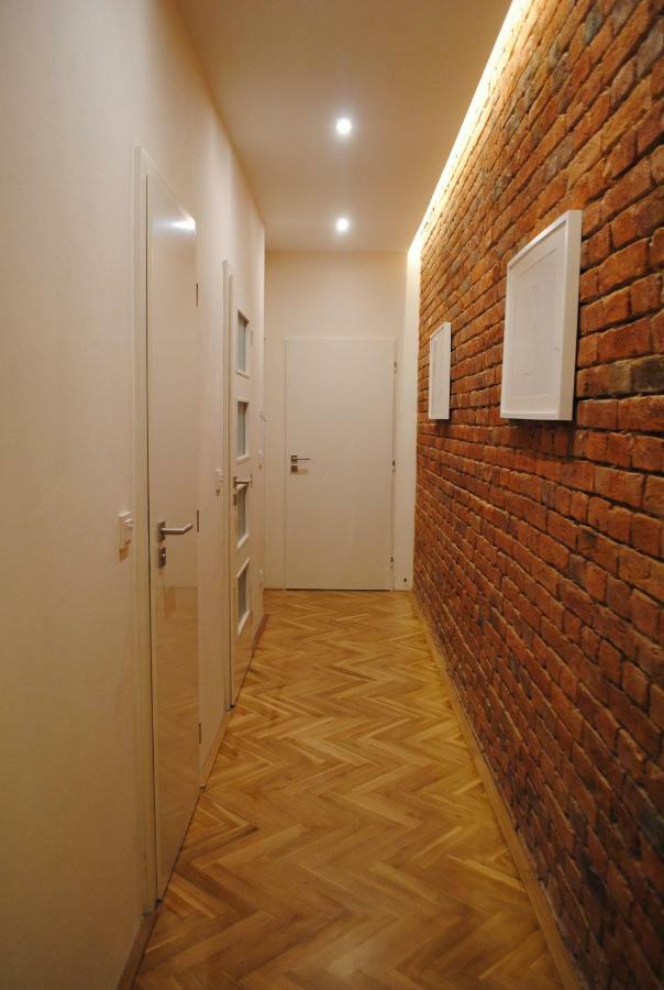 Apartments Centre In Style Alamóc Kültér fotó