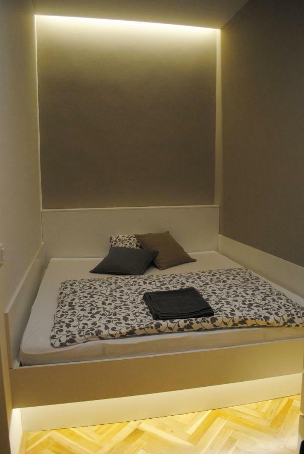 Apartments Centre In Style Alamóc Kültér fotó